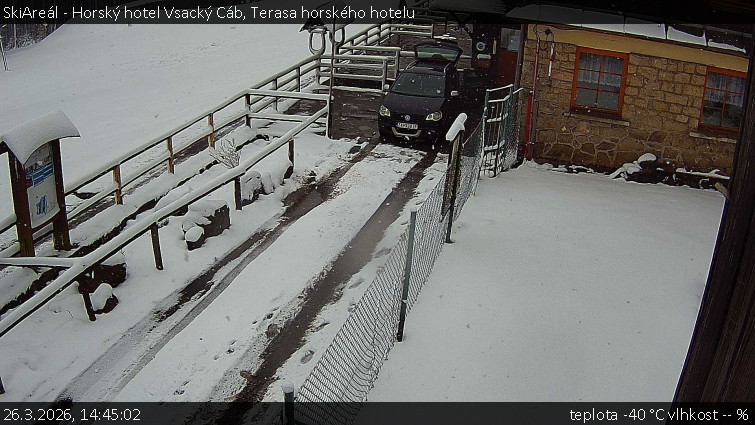 SkiAreál - Horský hotel Vsacký Cáb - Terasa horského hotelu - 26.3.2026 v 14:45