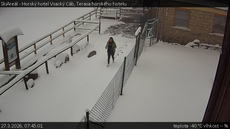 SkiAreál - Horský hotel Vsacký Cáb - Terasa horského hotelu - 27.3.2026 v 07:45