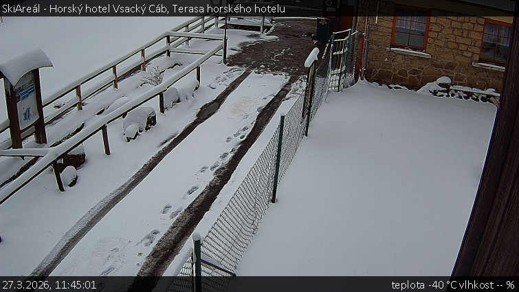 SkiAreál - Horský hotel Vsacký Cáb - Terasa horského hotelu - 27.3.2026 v 11:45