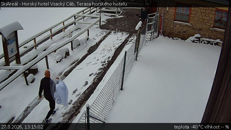 SkiAreál - Horský hotel Vsacký Cáb - Terasa horského hotelu - 27.3.2026 v 13:15