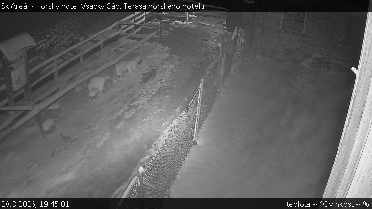 SkiAreál - Horský hotel Vsacký Cáb - Terasa horského hotelu - 28.3.2026 v 19:45