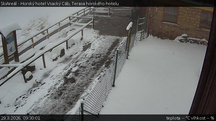 SkiAreál - Horský hotel Vsacký Cáb - Terasa horského hotelu - 29.3.2026 v 09:30