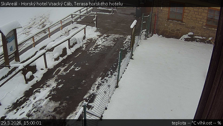 SkiAreál - Horský hotel Vsacký Cáb - Terasa horského hotelu - 29.3.2026 v 15:00