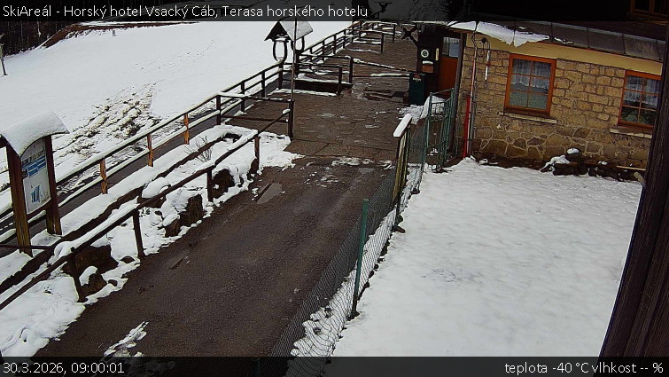 SkiAreál - Horský hotel Vsacký Cáb - Terasa horského hotelu - 30.3.2026 v 09:00