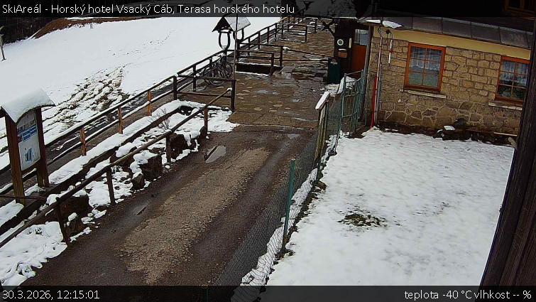 SkiAreál - Horský hotel Vsacký Cáb - Terasa horského hotelu - 30.3.2026 v 12:15