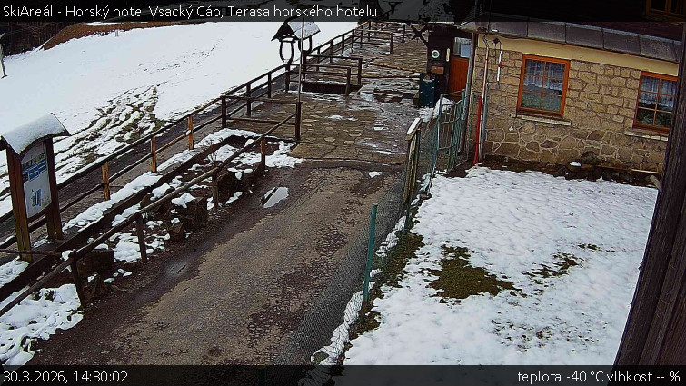 SkiAreál - Horský hotel Vsacký Cáb - Terasa horského hotelu - 30.3.2026 v 14:30