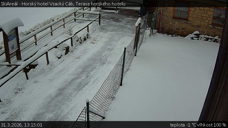 SkiAreál - Horský hotel Vsacký Cáb - Terasa horského hotelu - 31.3.2026 v 13:15