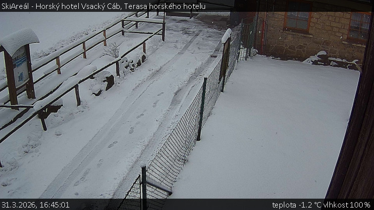 SkiAreál - Horský hotel Vsacký Cáb - Terasa horského hotelu - 31.3.2026 v 16:45