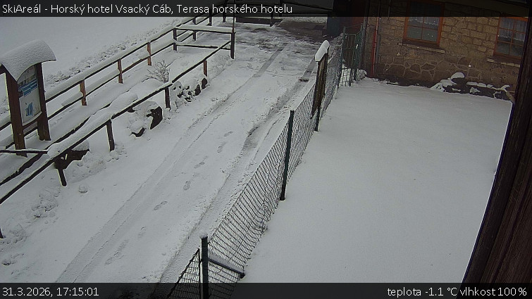 SkiAreál - Horský hotel Vsacký Cáb - Terasa horského hotelu - 31.3.2026 v 17:15