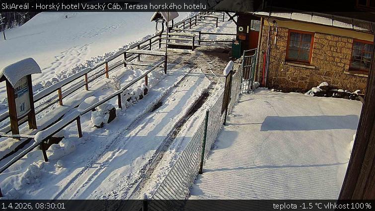 SkiAreál - Horský hotel Vsacký Cáb - Terasa horského hotelu - 1.4.2026 v 08:30