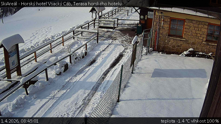 SkiAreál - Horský hotel Vsacký Cáb - Terasa horského hotelu - 1.4.2026 v 08:45
