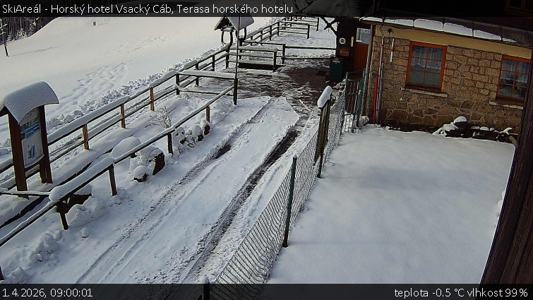 SkiAreál - Horský hotel Vsacký Cáb - Terasa horského hotelu - 1.4.2026 v 09:00
