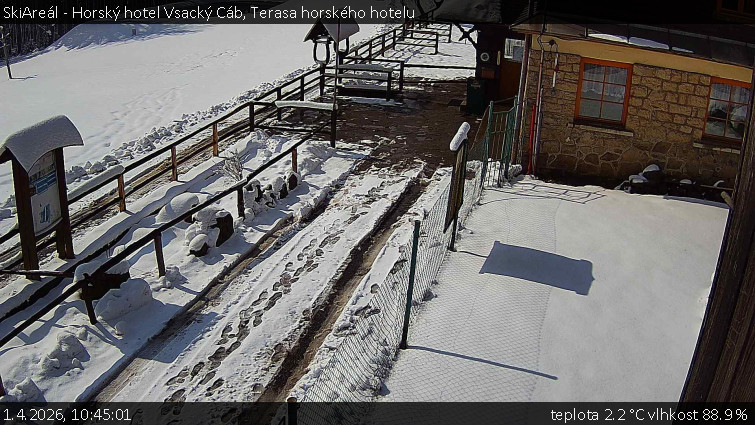 SkiAreál - Horský hotel Vsacký Cáb - Terasa horského hotelu - 1.4.2026 v 10:45