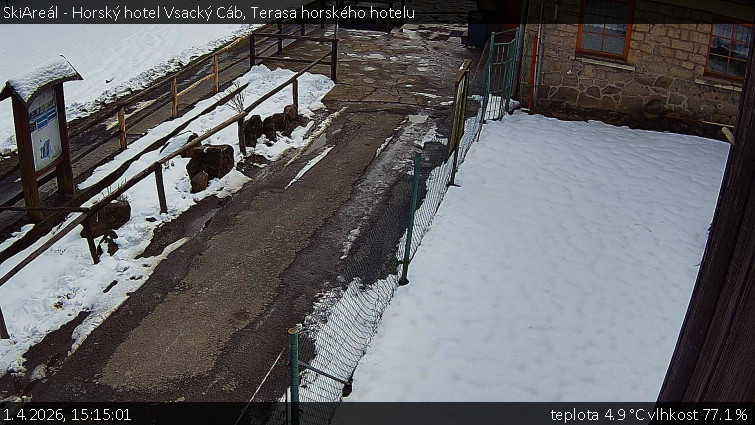 SkiAreál - Horský hotel Vsacký Cáb - Terasa horského hotelu - 1.4.2026 v 15:15