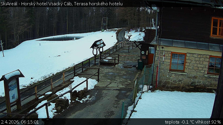 SkiAreál - Horský hotel Vsacký Cáb - Terasa horského hotelu - 2.4.2026 v 06:15