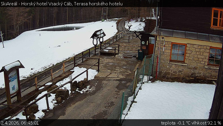 SkiAreál - Horský hotel Vsacký Cáb - Terasa horského hotelu - 2.4.2026 v 06:45