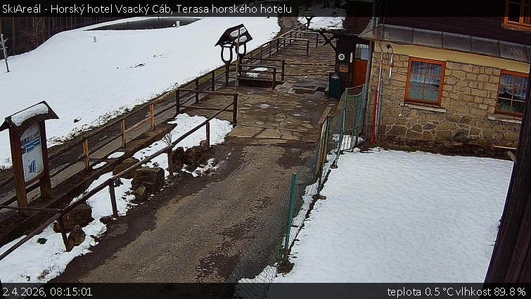 SkiAreál - Horský hotel Vsacký Cáb - Terasa horského hotelu - 2.4.2026 v 08:15