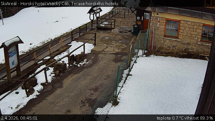 SkiAreál - Horský hotel Vsacký Cáb - Terasa horského hotelu - 2.4.2026 v 08:45