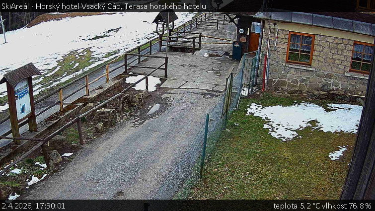SkiAreál - Horský hotel Vsacký Cáb - Terasa horského hotelu - 2.4.2026 v 17:30