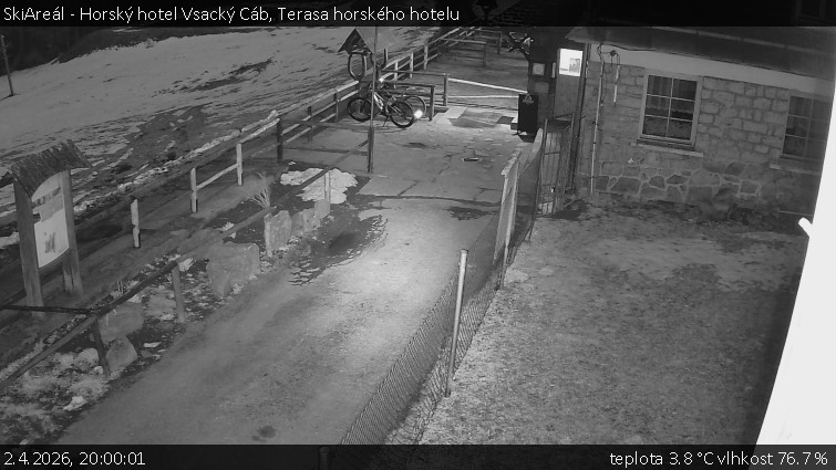 SkiAreál - Horský hotel Vsacký Cáb - Terasa horského hotelu - 2.4.2026 v 20:00
