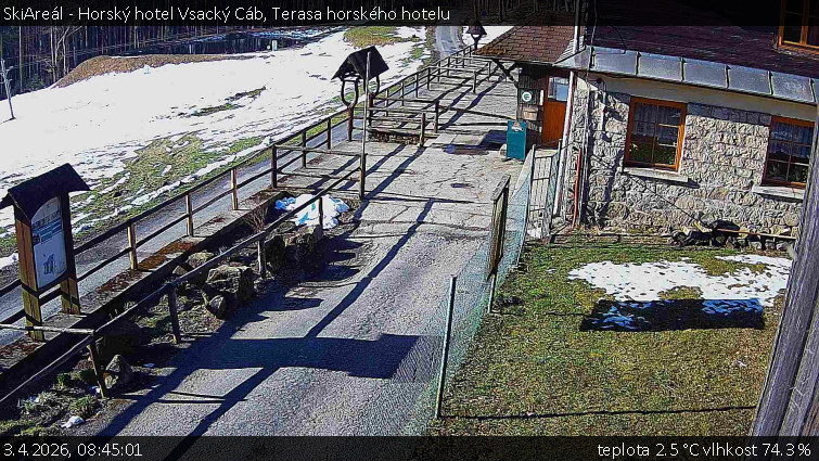 SkiAreál - Horský hotel Vsacký Cáb - Terasa horského hotelu - 3.4.2026 v 08:45