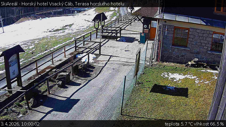 SkiAreál - Horský hotel Vsacký Cáb - Terasa horského hotelu - 3.4.2026 v 10:00