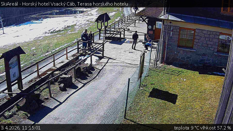 SkiAreál - Horský hotel Vsacký Cáb - Terasa horského hotelu - 3.4.2026 v 11:15