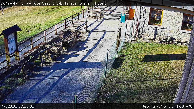 SkiAreál - Horský hotel Vsacký Cáb - Terasa horského hotelu - 7.4.2026 v 08:15