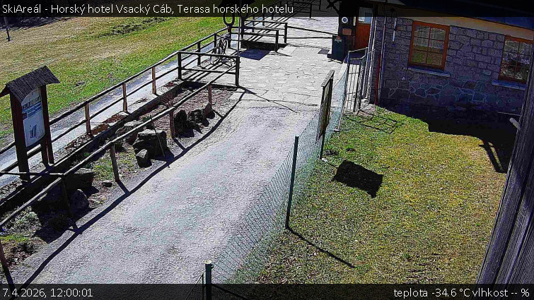 SkiAreál - Horský hotel Vsacký Cáb - Terasa horského hotelu - 7.4.2026 v 12:00