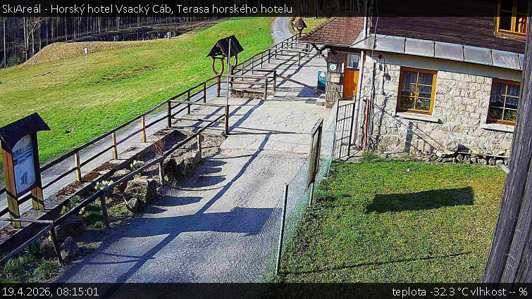SkiAreál - Horský hotel Vsacký Cáb - Terasa horského hotelu - 19.4.2026 v 08:15