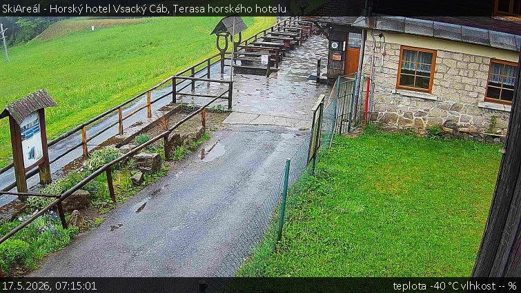 SkiAreál - Horský hotel Vsacký Cáb - Terasa horského hotelu - 17.5.2026 v 07:15