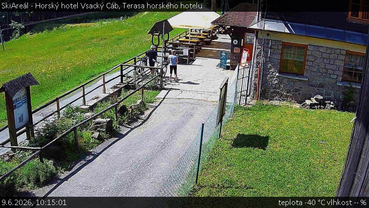 SkiAreál - Horský hotel Vsacký Cáb - Terasa horského hotelu - 9.6.2026 v 10:15