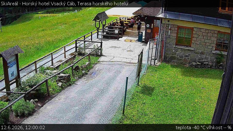SkiAreál - Horský hotel Vsacký Cáb - Terasa horského hotelu - 12.6.2026 v 12:00
