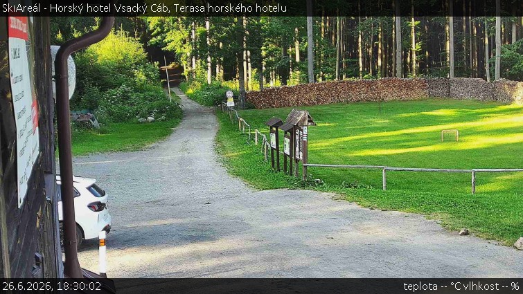 SkiAreál - Horský hotel Vsacký Cáb - Terasa horského hotelu - 26.6.2026 v 18:30