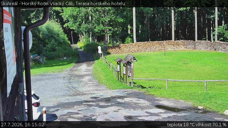 SkiAreál - Horský hotel Vsacký Cáb - Terasa horského hotelu - 27.7.2026 v 16:15