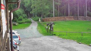 SkiAreál – Berghotel Vsacký Cáb - Terrasse eines Berghotels - 1.8.2026 v 06:45 SkiAreál – Berghotel Vsacký Cáb - Terrasse eines Berghotels - 1.8.2026 v 06:45