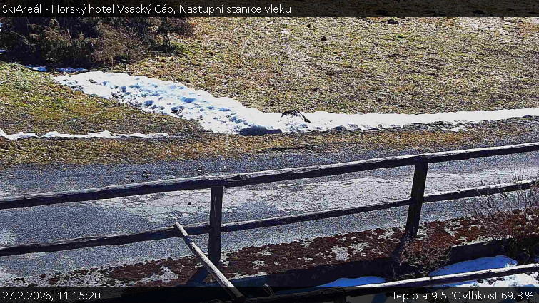 SkiAreál - Horský hotel Vsacký Cáb - Nastupní stanice vleku - 27.2.2026 v 11:15