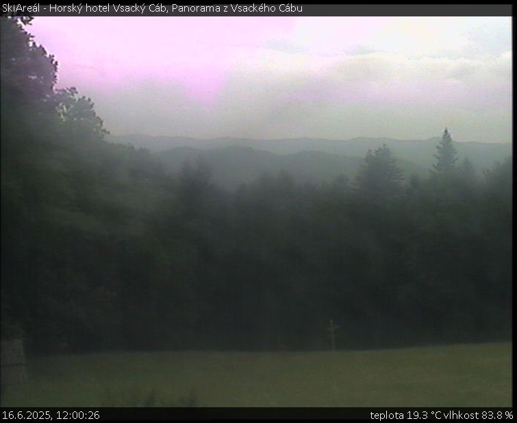 SkiAreál - Horský hotel Vsacký Cáb - Panorama z Vsackého Cábu - 16.6.2025 v 12:00