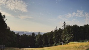 SkiAreál – Berghotel Vsacký Cáb - Betreten der Laufbahnen - 1.8.2026 v 06:46 SkiAreál – Berghotel Vsacký Cáb - Betreten der Laufbahnen - 1.8.2026 v 06:46