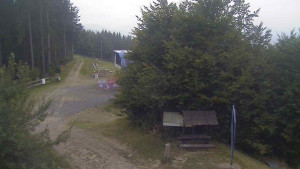 Skiareál Bílá - Lanovka - výstupní stanice - 17.8.2025 v 05:55