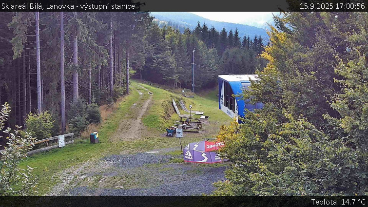 Skiareál Bílá - Lanovka - výstupní stanice - 15.9.2025 v 17:00 Skiareál Bílá - Lanovka - výstupní stanice - 15.9.2025 v 17:00