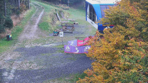 Skiareál Bílá - Lanovka - výstupní stanice - 19.10.2025 v 07:31