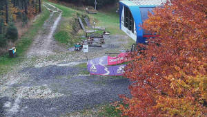 Skiareál Bílá - Lanovka - výstupní stanice - 24.10.2025 v 17:31 Skiareál Bílá - Lanovka - výstupní stanice - 24.10.2025 v 17:31