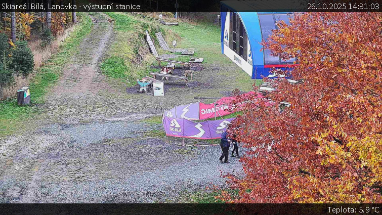 Skiareál Bílá - Lanovka - výstupní stanice - 26.10.2025 v 14:31 Skiareál Bílá - Lanovka - výstupní stanice - 26.10.2025 v 14:31