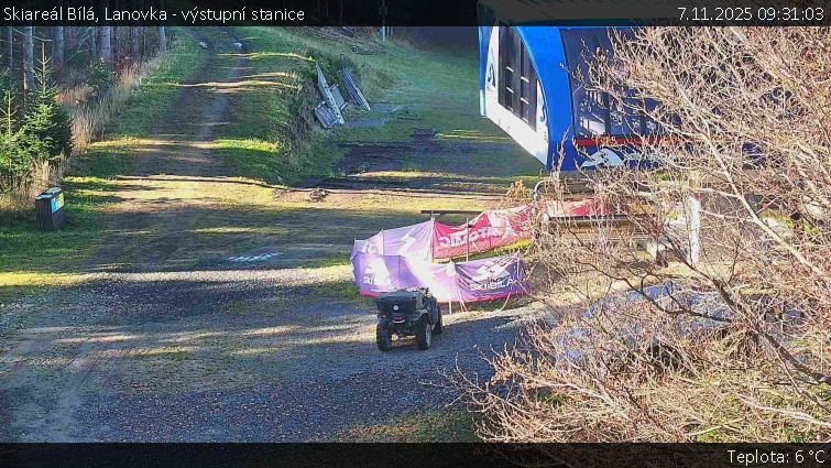Skiareál Bílá - Lanovka - výstupní stanice - 7.11.2025 v 09:31