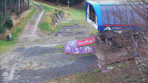 Skiareál Bílá - Lanovka - výstupní stanice - 8.11.2025 v 15:31