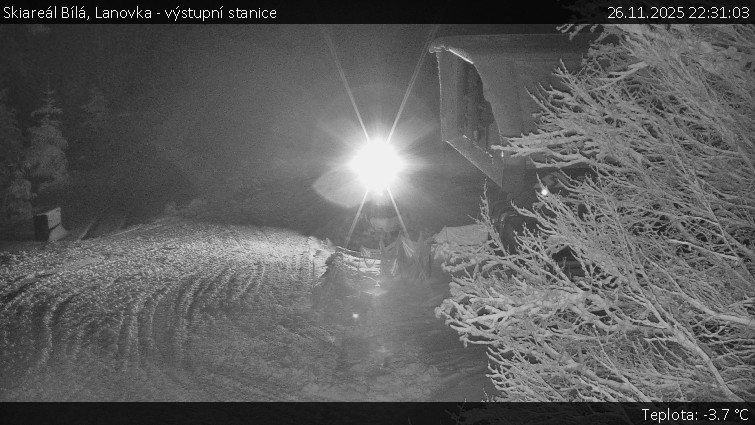 Skiareál Bílá - Lanovka - výstupní stanice - 26.11.2025 v 22:31