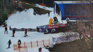 Skiareál Bílá - Lanovka - výstupní stanice - 7.12.2025 v 09:31 Skiareál Bílá - Lanovka - výstupní stanice - 7.12.2025 v 09:31