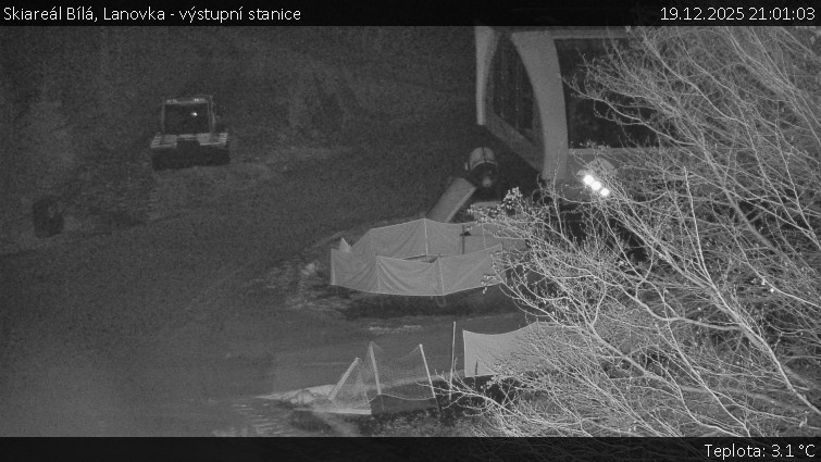 Skiareál Bílá - Lanovka - výstupní stanice - 19.12.2025 v 21:01
