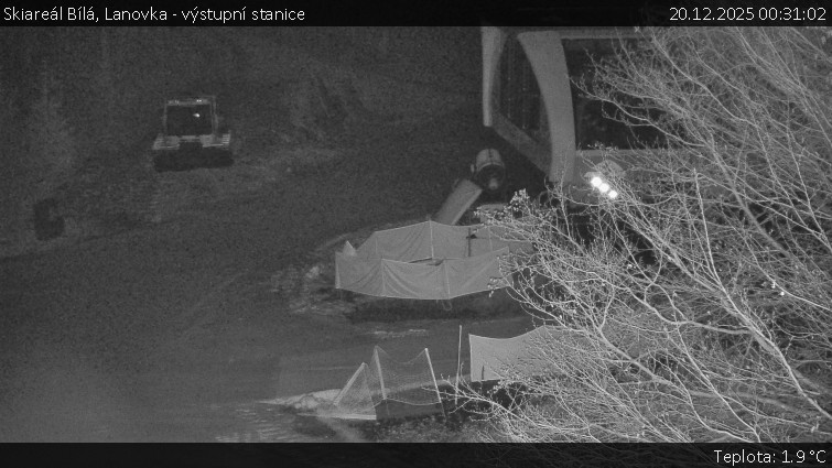 Skiareál Bílá - Lanovka - výstupní stanice - 20.12.2025 v 00:31